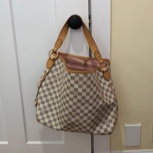 Large Louis Vuitton logo purse- Delightful MM